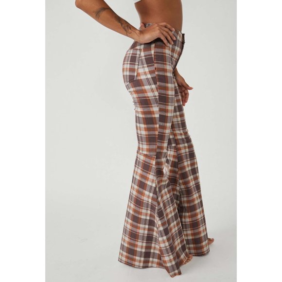 🎉LAST CHANCE🎉 FREE PEOPLE Just Float On Printed Flare Jeans / Dark Chocolate - Picture 3 of 9